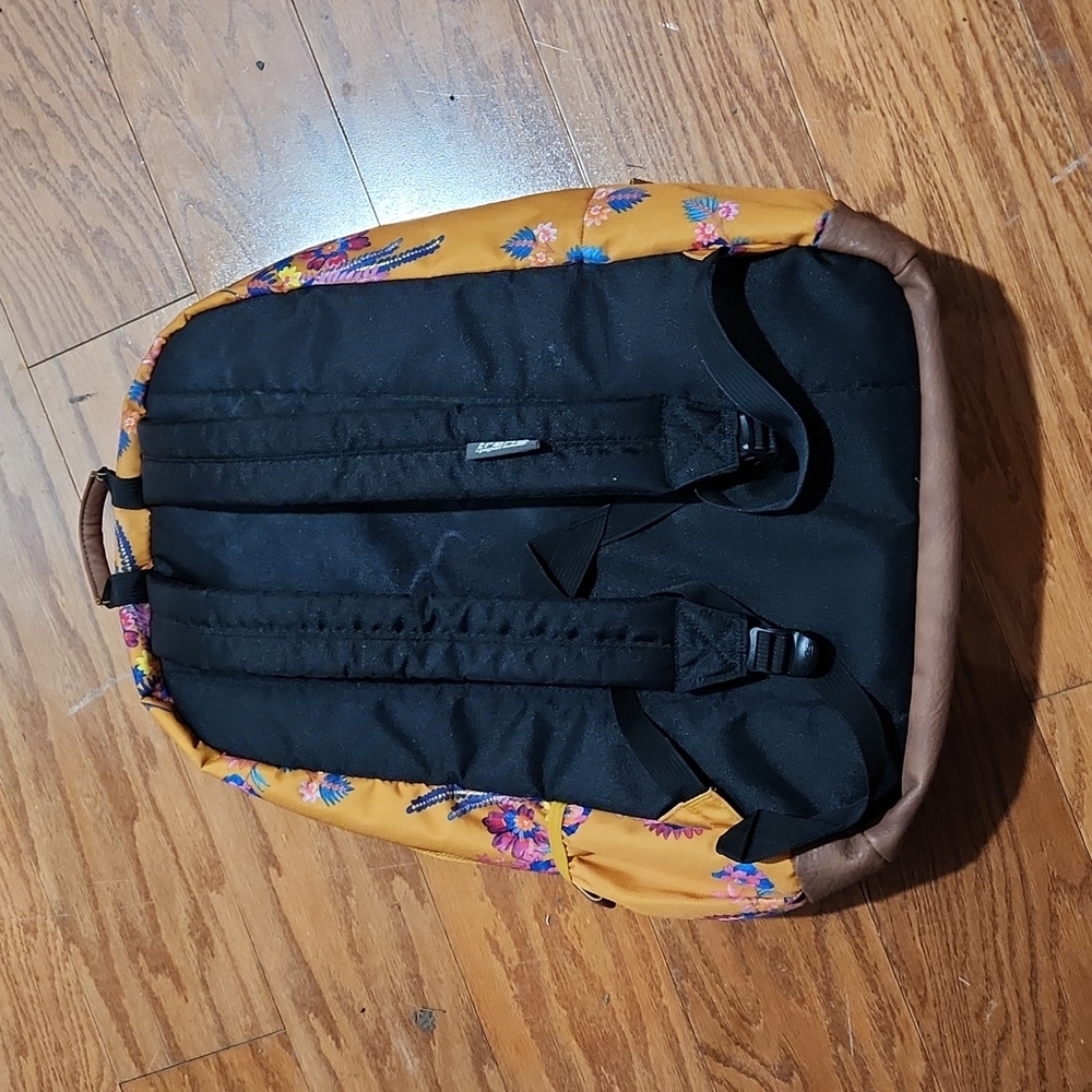 Backpack - Picture 2 of 3